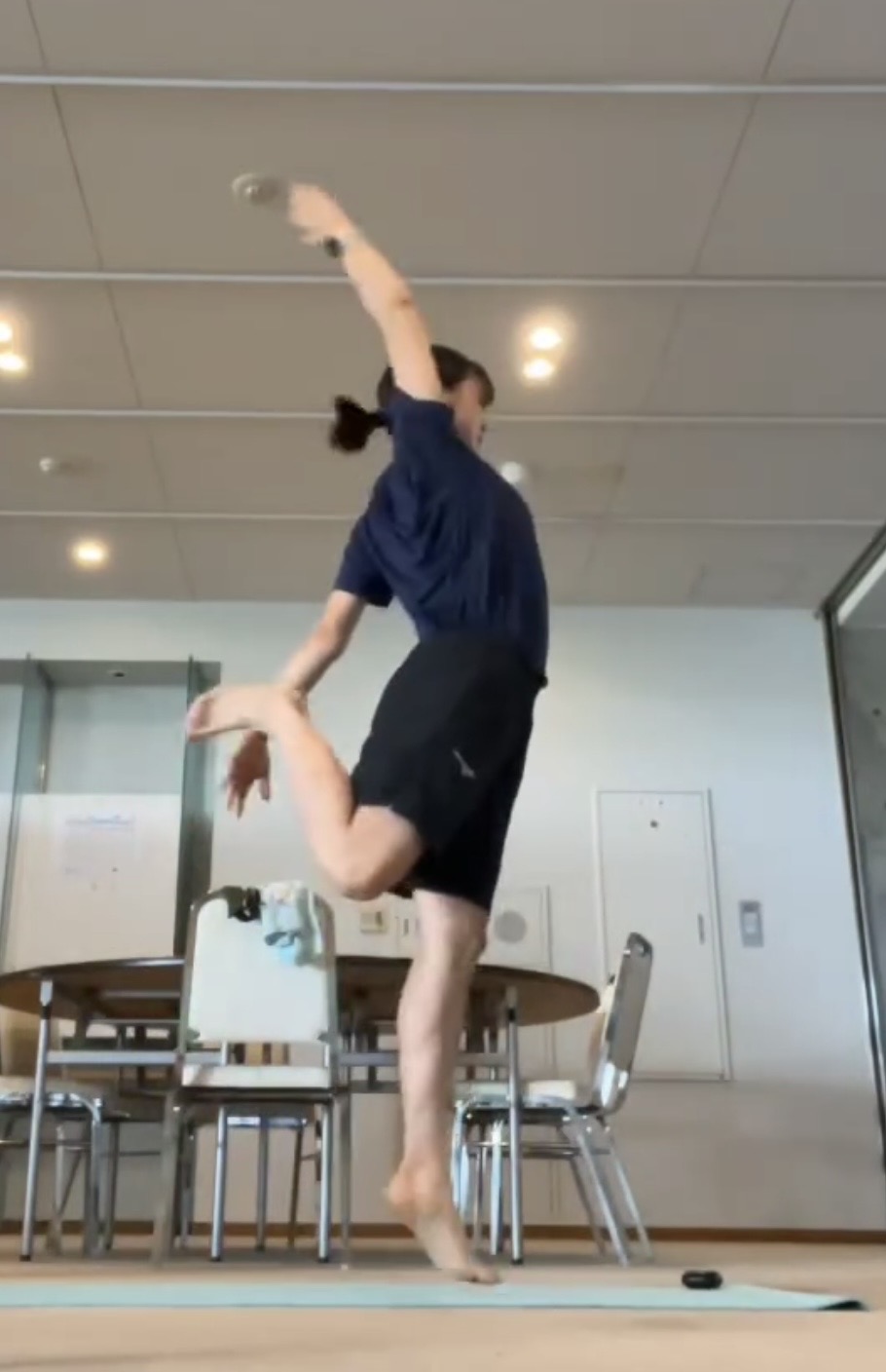 片脚バランスの動きづくり